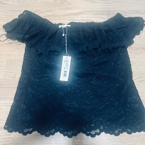 Elegant Black Lace Off-Shoulder Top - Picture 1 of 3